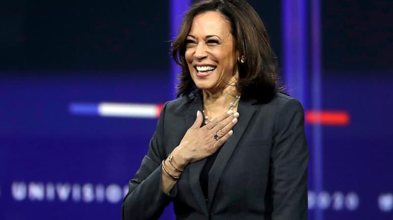 La senadora afroamericana y ex fiscal general de California Kamala Harris fue este martes la elegida por el virtual candidato demócrata a la Presidencia de EUA, Joseph Biden, para que lo acompañe como su aspirante a la Vicepresidencia en las elecciones del próximo 3 de noviembre. (INTERNET)