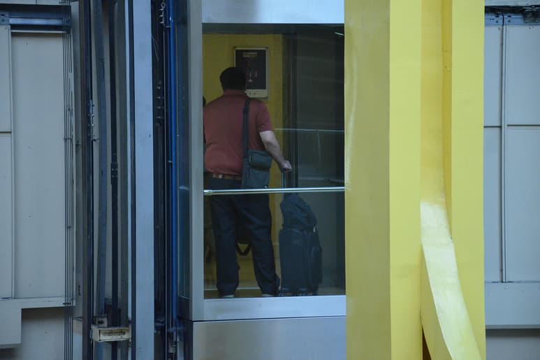 La Asociación de Hoteles y Moteles en Coahuila (AMHMC) indicó que ante la falta de los protocolos de salud por escrito para la operación de los negocios en la llamada “nueva normalidad”, los hoteles se han enfrentado a varios problemas, a los cuales se les ha intentado extorsionar por el porcentaje de ocupación que mantienen. (ARCHIVO)