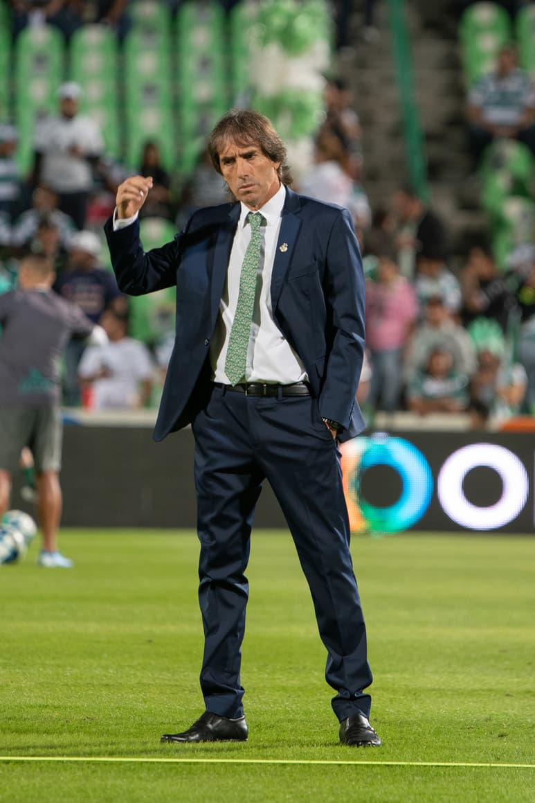 Debido al nuevo coronavirus, los Guerreros tendrían otra baja, de cara al juego de mañana ante América, lo que ha hecho que Almada tenga que ingeniárselas para cubrir todas las ausencias. (ARCHIVO)