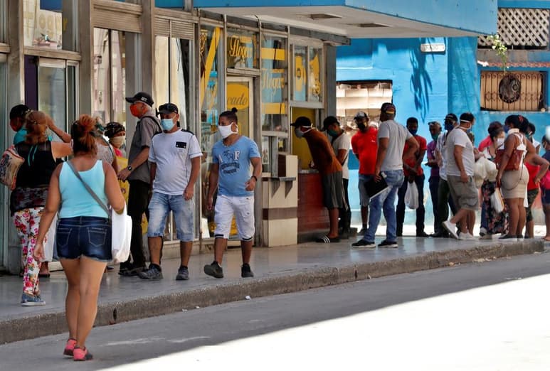 Cuba confirmó este miércoles 35 nuevos contagios de COVID-19, un discreto descenso tras las elevadas cifras de los días anteriores. (ARCHIVO)