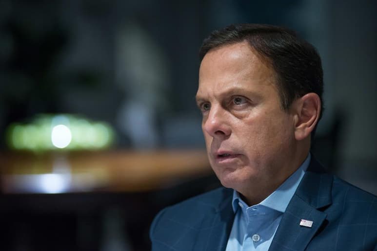 Joao Doria, gobernador del estado brasileño de Sao Paulo, la región del país más castigada por la pandemia con casi 640,000 casos confirmados y 25,600 muertes, anunció este miércoles que dio positivo por coronavirus. (ARCHIVO)