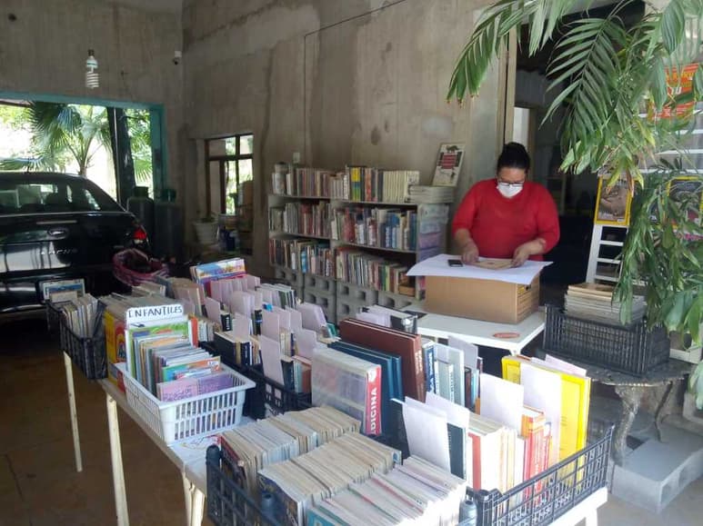 Constancia. La Casa del Libro Usado de Lerdo se sostiene ante las afectaciones económicas.
