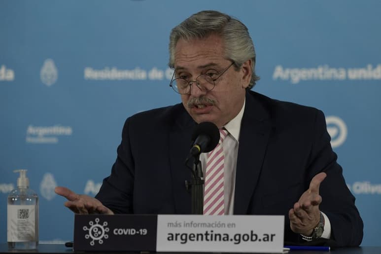El presidente de Argentina, Alberto Fernández, dijo que su país se encargará de la producción de la sustancia activa de la vacuna. (EFE)