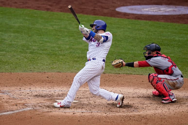 El cátcher puertorriqueño, Tomás Nido, tuvo una tarde inspirada en el estadio Citi Field de Queens. (AP)