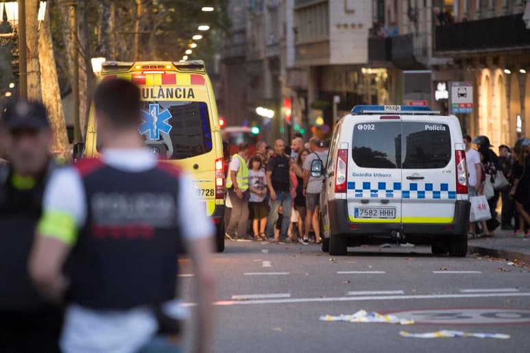 Tres jóvenes marroquíes serán juzgados próximamente en relación con los atentados de Barcelona y Cambrils (noreste español) de hace tres años, que causaron 16 muertos y más de cien heridos, aunque ninguno fue procesado por asesinato, mientras sigue la investigación sobre posibles conexiones terroristas internacionales. (ARCHIVO, 2017)