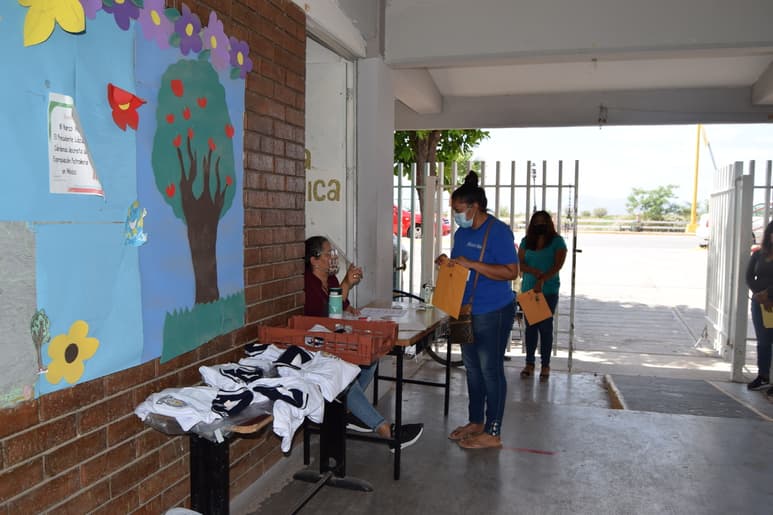 Las madres de familia reconocieron que hay flexibilidad de los maestros en el regreso a clases, con las aportaciones para el mejoramiento de las escuelas. (EL SIGLO DE TORREÓN)