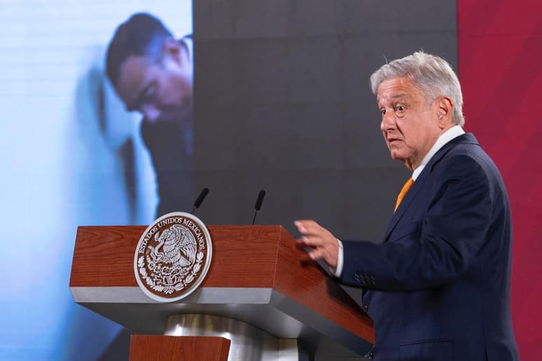 El mandatario comentó que en el nuevo video no son portafolios como en el videoescándalo del expresidente de la Asamblea Legislativa. (EL UNIVERSAL)