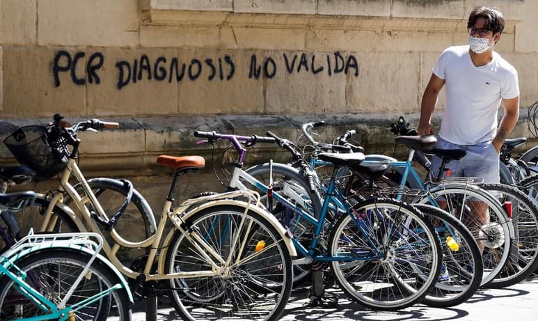 La región de Madrid, que tiene una población de 6.6 millones de personas, se ha convertido en uno de los focos en la nueva ola. (EFE)