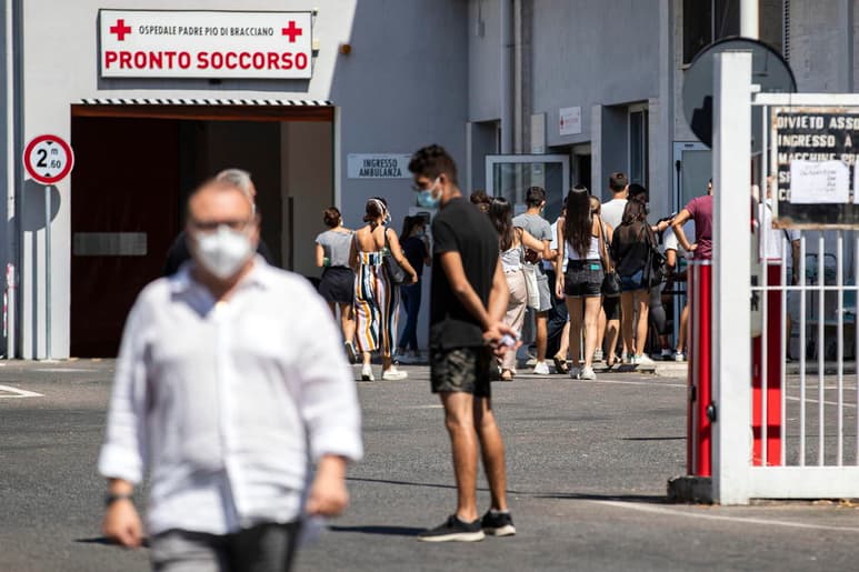 Ascienden a 256,118 los casos totales desde que se detectó el primero en el país el 21 de febrero. (EFE)