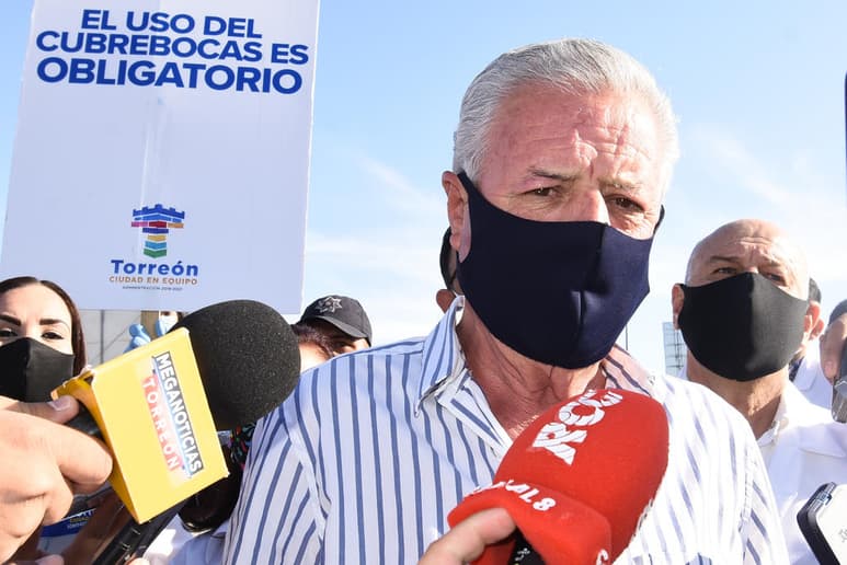 El alcalde fue claro al llamar a la gente a que se mantengan las precauciones necesarias, pues solamente con ese tipo de acciones se podrán lograr tendencias definitivas a la baja en el tema de nuevos contagios. (JESÚS GALINDO)
