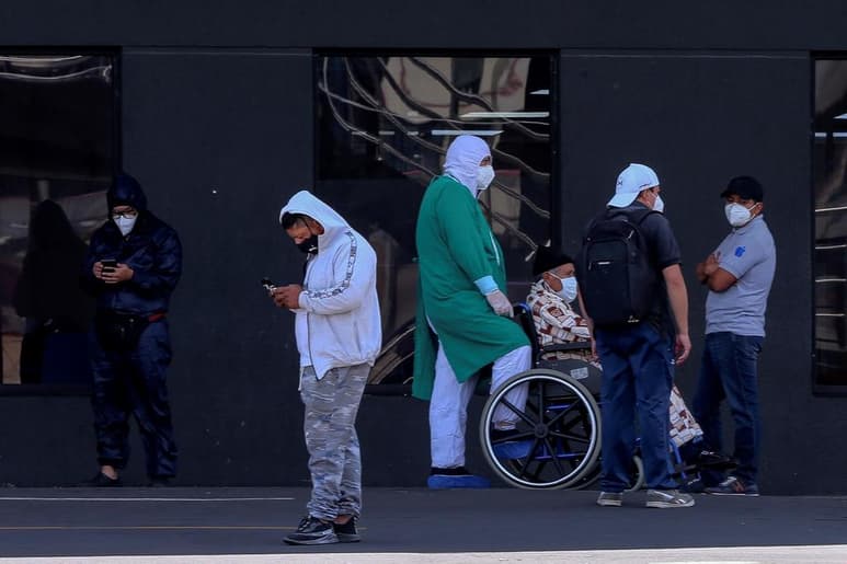 Los contagios de COVID-19 ascendieron este jueves en Ecuador a 105,508, mientras que las muertes oficiales se cifran en 6,200 y las probables en 3,609. (ARCHIVO) 