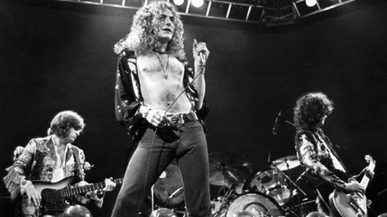 Además de la música, otra de las grandes pasiones de Robert Plant es el futbol. Su equipo favorito es el Wolverhampton Wanderers, donde actualmente juega el mexicano Raúl Jiménez. (INTERNET)