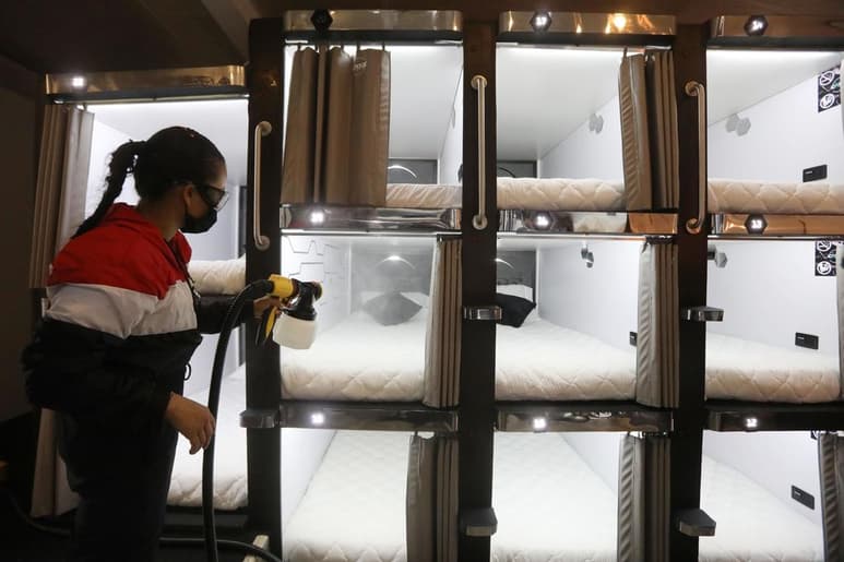 La cápsula estándar tiene 85 centímetros de ancho por 85 centímetros de alto y 2 metros de largo. (EFE)