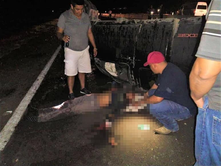 Fueron dos los hombres lesionados en la volcadura y quedaron hospitalizados en Gómez Palacio. (EL SIGLO DE TORREÓN)