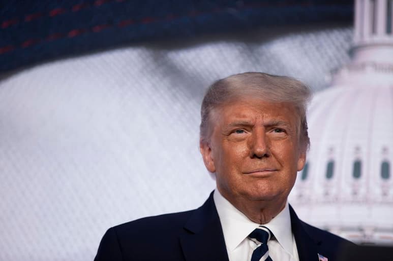 Facebook está preparando planes en caso de que el presidente de EUA, Donald Trump, no acepte el resultado de las elecciones de noviembre si es derrotado, incluida la posibilidad de desactivar toda la publicidad política en la red social para frenar la desinformación en ese eventual contexto. (EFE)