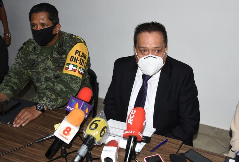 Gerardo Márquez Guevara, titular de la Fiscalía General del Estado (FGE) de Coahuila dio a conocer que la causa de la muerte de Juan Nelcio Espinoza Menera, titular de la página en Facebook “El Valedor TV” y quien fue detenido la madrugada del viernes junto con Néstor “N”; fue por una broncoaspiración. (ARCHIVO)