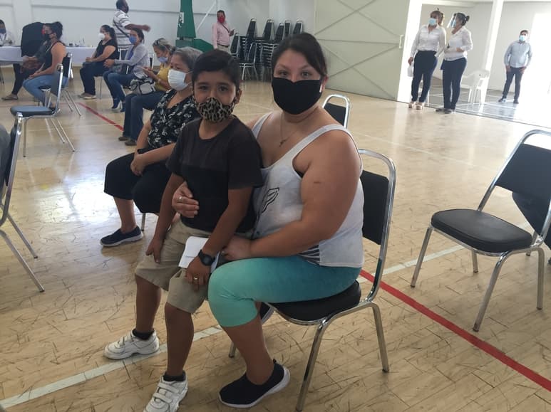 La crisis económica derivada de la pandemia del COVID-19 obligó a Laura América Carrillo a doblar turnos en el trabajo, por lo que se ausenta casi todo el día. (EL SIGLO DE TORREÓN)