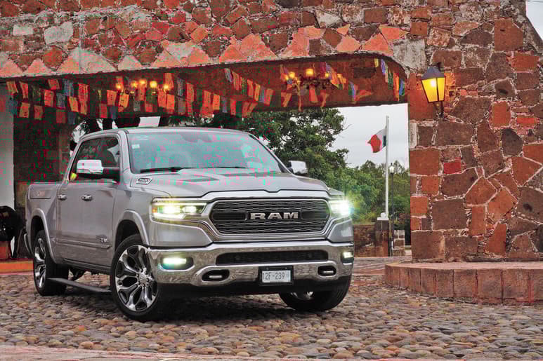 El salto tecnológico lo dan en el tren de poder, que se compone de un motor V8 HEMI de 5.7 litros. (EL SIGLO DE TORREÓN)