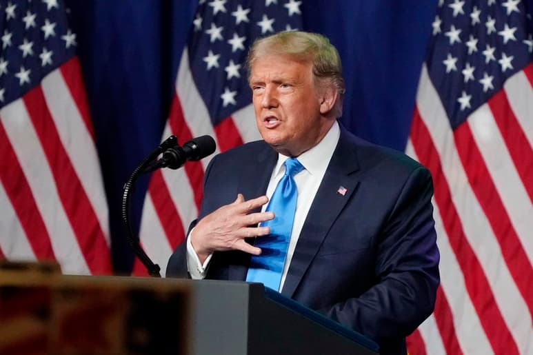 El presidente de EUA, Donald Trump, se dirigió este lunes por primera vez a la convención republicana justo después de haber sido confirmado como candidato del partido para las elecciones de noviembre. (EFE) 