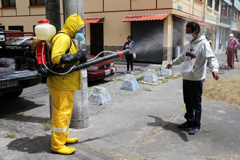 La cifra de casos de la COVID-19 en Ecuador se elevó este martes a 109,030, mientras que los fallecidos oficiales suman 6,368, y los probables por la enfermedad 3,696. (ARCHIVO)