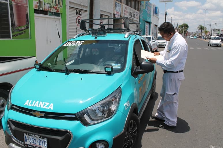 En la ciudad de Durango circulan diariamente siete mil 500 conductores de taxi, mil 500 de camiones de ruta. (EL SIGLO DE TORREÓN)