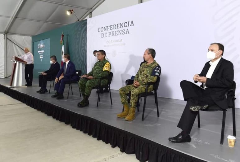El presidente de la República encabezó la reunión de seguridad donde participaron los gobernadores de Coahuila y Durango. (CORTESÍA)