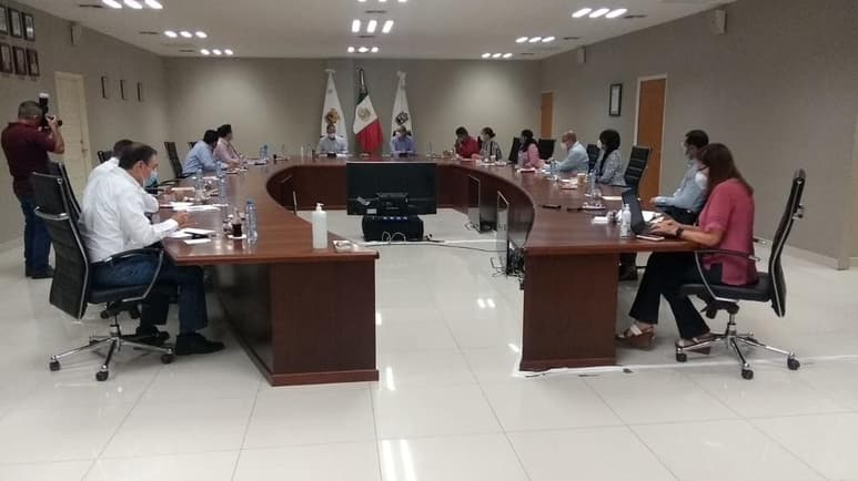 Las alcaldesas y alcaldes de los 10 municipios que conforman la región norte de Coahuila acordaron que celebrarán las fiestas patrias pero sin eventos masivos y haciendo uso de la tecnología; pues habrá quienes transmitirán el Tradicional Grito de Independencia a través de las redes sociales. (RENÉ ARELLANO)