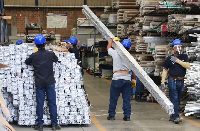 Los empresarios lamentaron una reciente estimación de la Universidad de Washington que pronostica cerca de 130,000 muertos. (ARCHIVO)