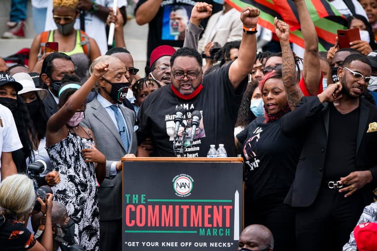 Jacob Blake, el padre del afroamericano del mismo nombre que recibió siete disparos el domingo pasado por parte de un policía, denunció este viernes que hay dos sistemas de justicia en Estados Unidos, uno para los negros y otro para los blancos. (EFE)