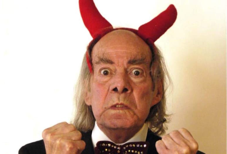El mundo del entretenimiento, la televisión y la comedia de México lamentó la muerte del actor y comediante Manuel 'El Loco' Valdés, quien perdió la vida a los 89 años debido a un cáncer que había ido mermando su estado de salud.