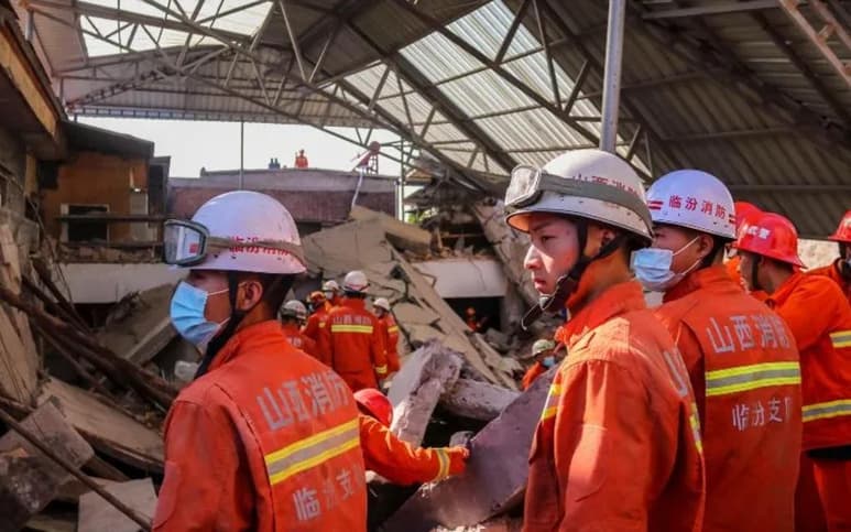 Otras 28 personas resultaron lesionadas en el accidente, siete de los cuales se encuentran en condición grave, agregó la agencia de noticias oficial Xinhua.
(EFE)