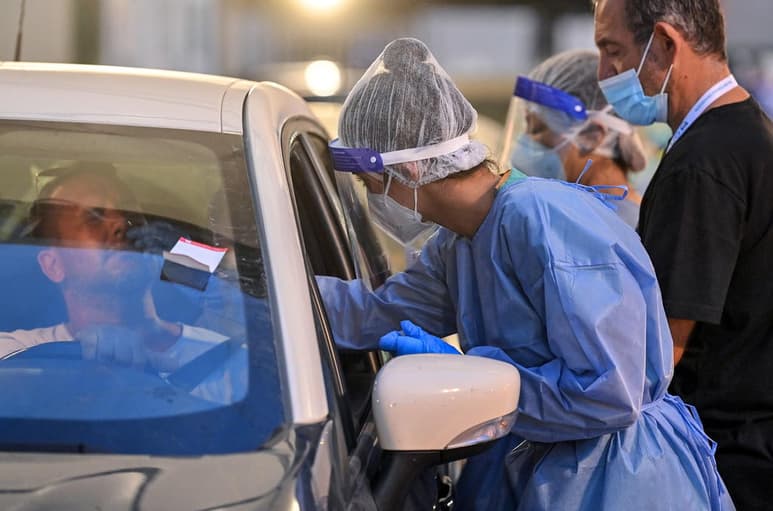 Estados Unidos alcanzó este sábado la cifra de 5,958,902 casos confirmados de COVID-19 y la de 182,718 fallecidos, de acuerdo con el recuento independiente de la Universidad Johns Hopkins. (ARCHIVO)