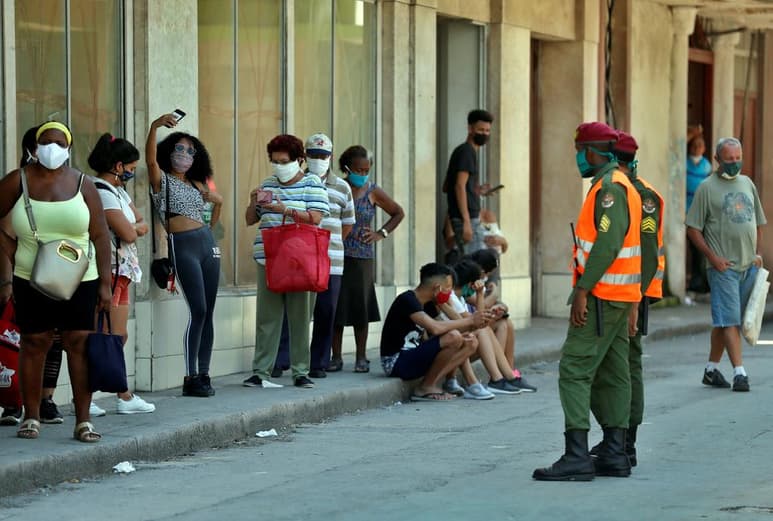 Cuba superó este lunes los 4,000 casos de COVID-19 al sumar 59 nuevos contagios, en su mayoría en La Habana (40), convertida en el escenario más complejo y donde a partir de mañana se endurecerán las restricciones para tratar de contener la propagación del Sars-CoV-2. (EFE) 