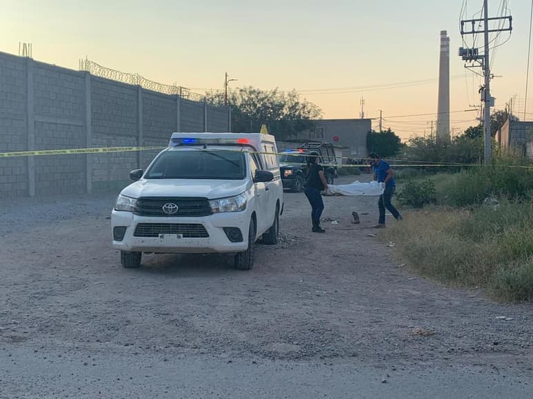 El cuerpo fue enviado a las instalaciones del servicio médico forense para la necropsia de ley, misma que arrojó como causa del fallecimiento un shock hipovolémico. (EL SIGLO DE TORREÓN)