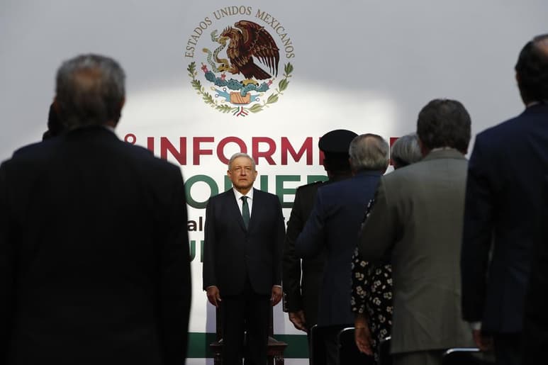 En un reducido acto en Palacio Nacional, el presidente, que asumió el poder en diciembre de 2018 con un fuerte discurso contra la corrupción, aseveró que 'ya se acabó la robadera' en el Gobierno. (EFE)