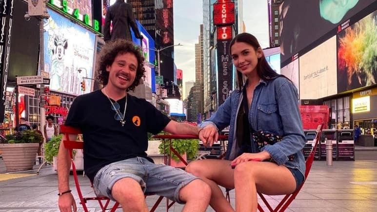 El youtuber admitió su error y confesó que fue el nombre del mezcal lo que escribió en su publicación, lo cual consideró como algo divertido. (ESPECIAL)