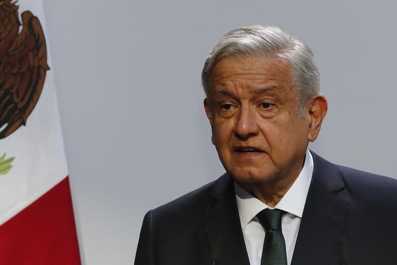 El titular del Ejecutivo dijo que todos los delitos han disminuido en 30%, empero, reconoció que los homicidios dolosos y extorsión, han aumentado en 7.9 y 12.7%, respectivamente. (EFE)