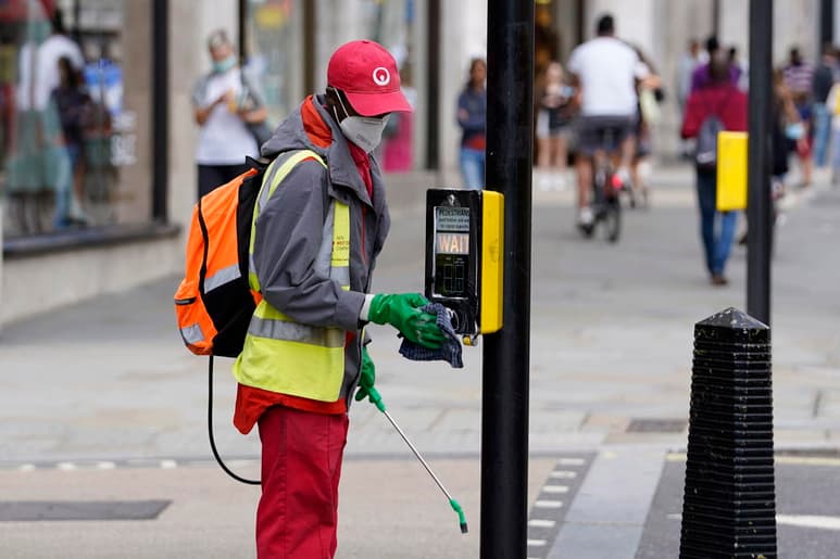 El Reino Unido comunicó otros 1,295 nuevos casos de coronavirus en el país, según los últimos datos oficiales difundidos este martes por el Ministerio británico de Sanidad. (ARCHIVO)