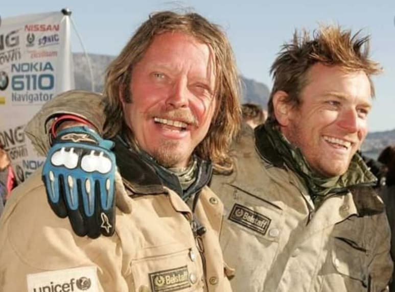En esta ocasión, McGregor y Boorman viajaron en motocicletas eléctricas 'para contribuir a la sostenibilidad del planeta', informó Apple en un comunicado. (Internet)