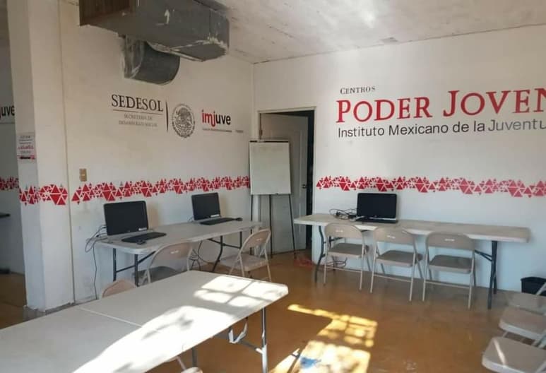 Se acondicionó un centro de cómputo en el Poder Joven para apoyar a los jóvenes con sus clases.
