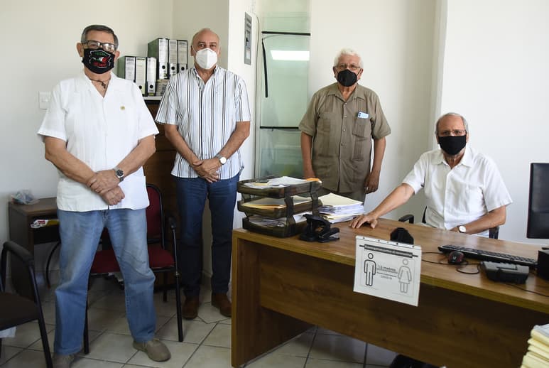 Un grupo de amigos se movilizó para emprender una colecta de televisiones y equipos de cómputo para entregar a estudiantes. (EL SIGLO DE TORREÓN)