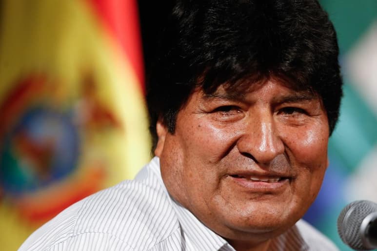 La presidenta interina de Bolivia, Jeanine Áñez, advirtió este jueves de que si Evo Morales vuelve al país en caso de ser habilitado como candidato a senador, tendrá que enfrentarse a la Justicia. (ARCHIVO)
