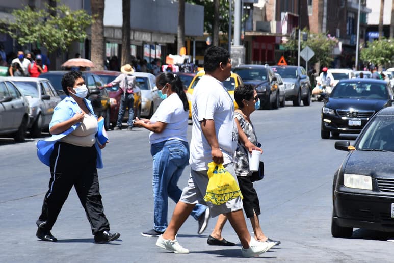 La coordinación regional del Plan de Prevención y Detección de COVID-19 negó que en La Laguna de Coahuila el semáforo de riesgo epidemiológico se encuentre hoy en día en color verde. (ARCHIVO)