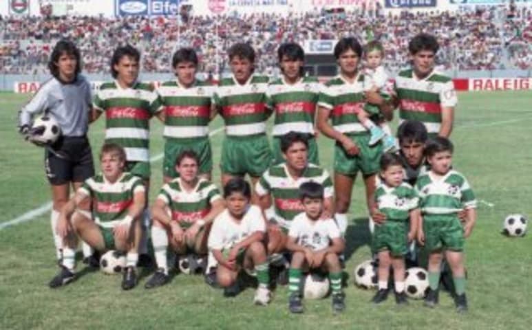 En los primeros partidos de los Guerreros en el máximo circuito, jugaban Wilson Graniolatti, Miguel Herrera, José Antonio Panduro, el ‘Curita’ Gómez, Pedro Muñoz, Lupe Rubio, entre otros. (Fotografías de Ramón Sotomayor C.)