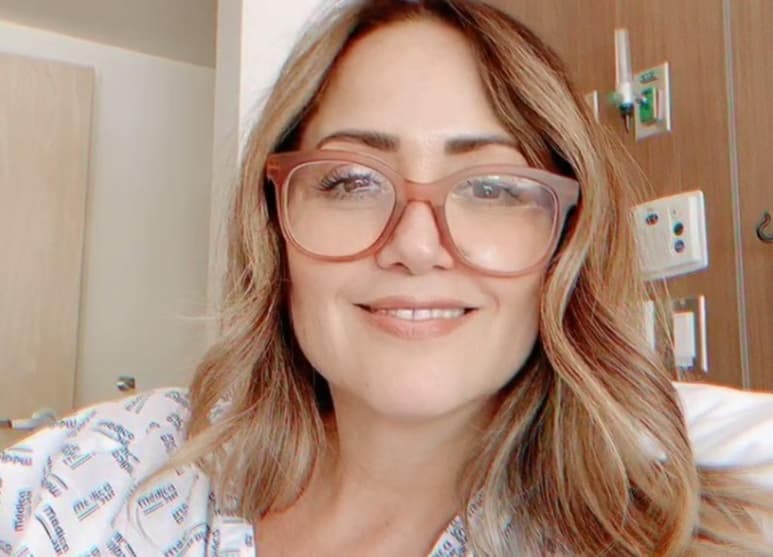 La conductora de televisión señaló que presenta síntomas de fatiga propios de la neumonía, por lo que tuvo que ser hospitalizada para permanecer en observación (CAPTURA) 