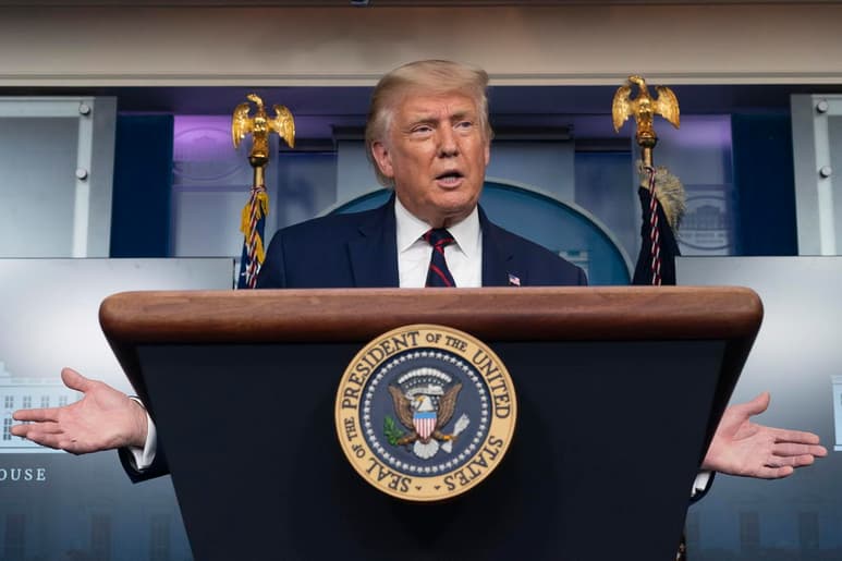 El presidente de Estados Unidos, Donald Trump, ha considerado 'estúpida' la guerra de Vietnam y ha calificado de 'fracasados' a los soldados de su país, según una periodista de la cadena de televisión Fox News, que citó a dos exfuncionarios de alto rango de la Administración. (EFE)