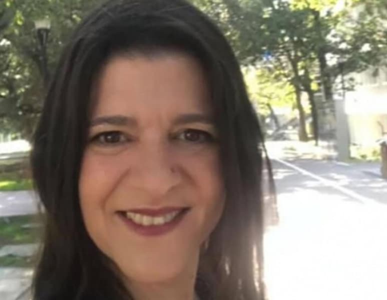 La docente del Departamento de Gobierno y Relaciones Internacionales había contraído el COVID-19 hace aproximadamente cuatro semanas y luchaba contra el virus y neumonía en su casa mientras laboraba como maestra normalmente. (Internet)