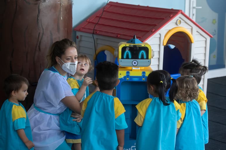 Algunas escuelas infantiles y varios colegios iniciaron las clases ya esta semana en España. (AP)
