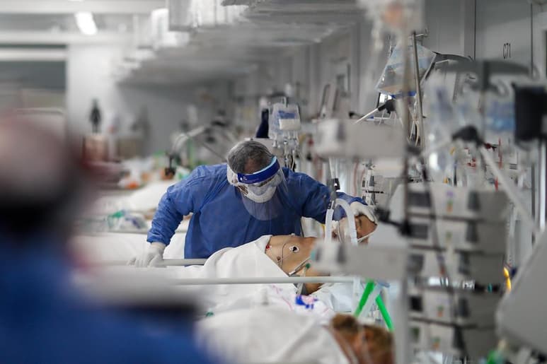 América es la zona del mundo con más fallecidos en la pandemia, al superar los 486,000. (ARCHIVO)