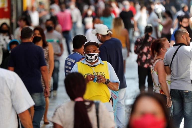 El director ejecutivo del Programa de Emergencias Sanitarias de la Organización Mundial de la Salud (OMS) advirtió que los gobiernos que brindan información “con motivos políticos” sobre la pandemia del coronavirus podrían enfrentar un contragolpe político. (ARCHIVO)